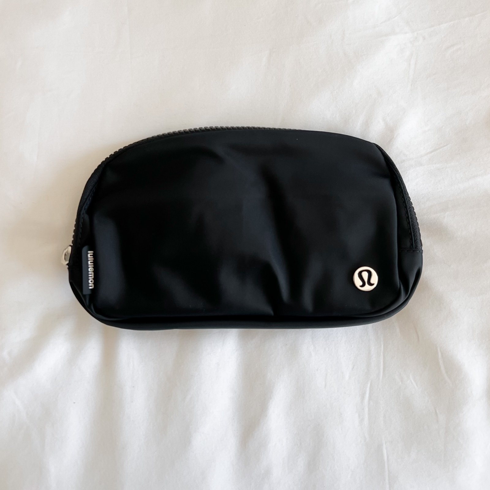 Brand new lululemon selling everywhere belt bag black