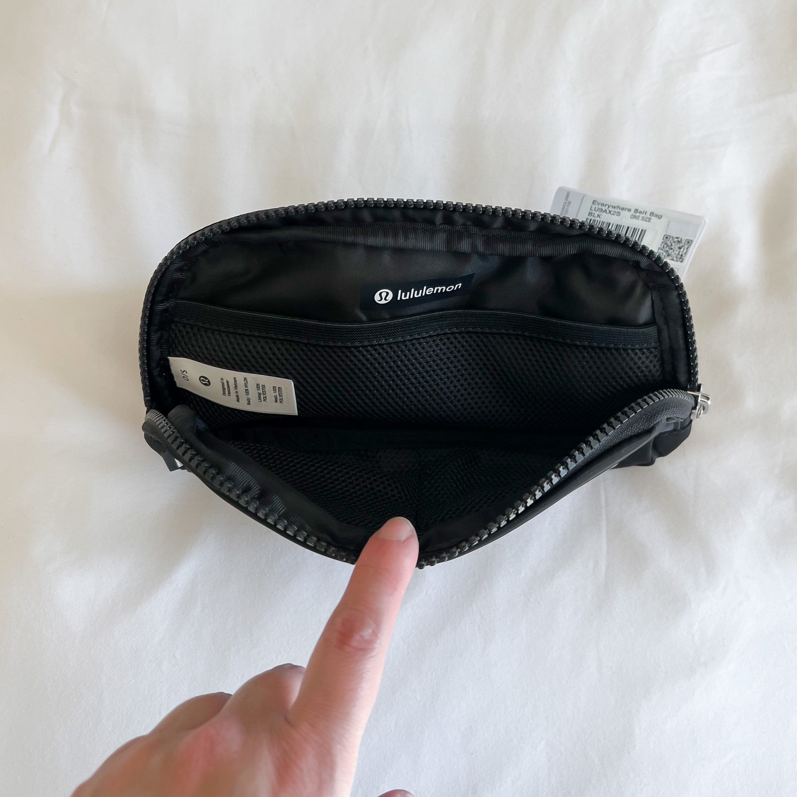 Brand new lululemon selling everywhere belt bag black