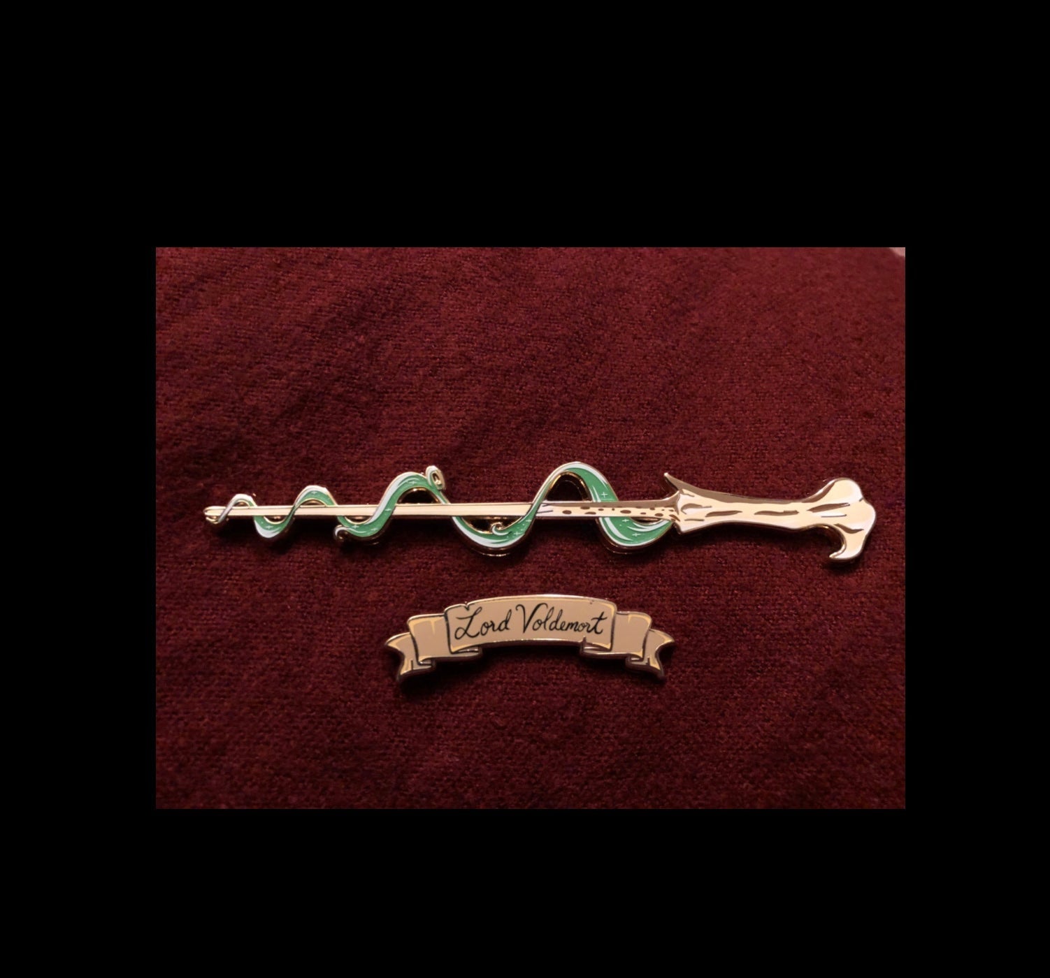 Voldemort’s Wand & Name Plate Pin~ Disney Kriss