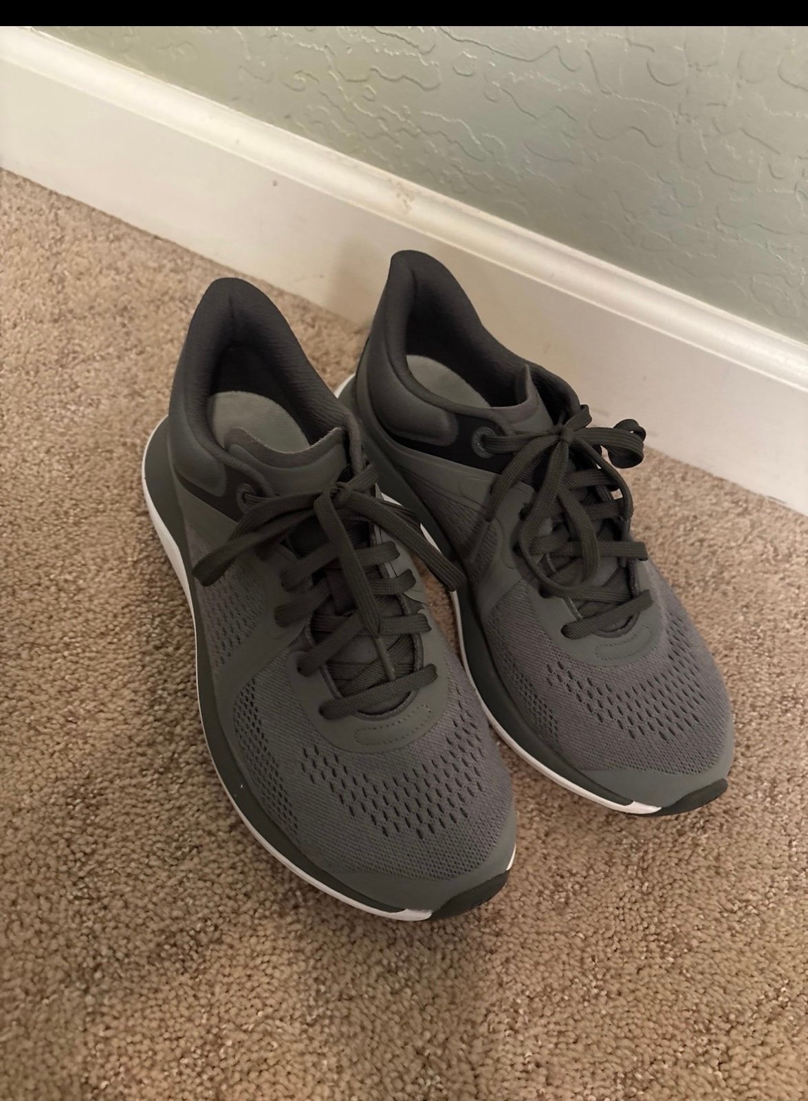 Deno75 bundle of two lulu sneakers