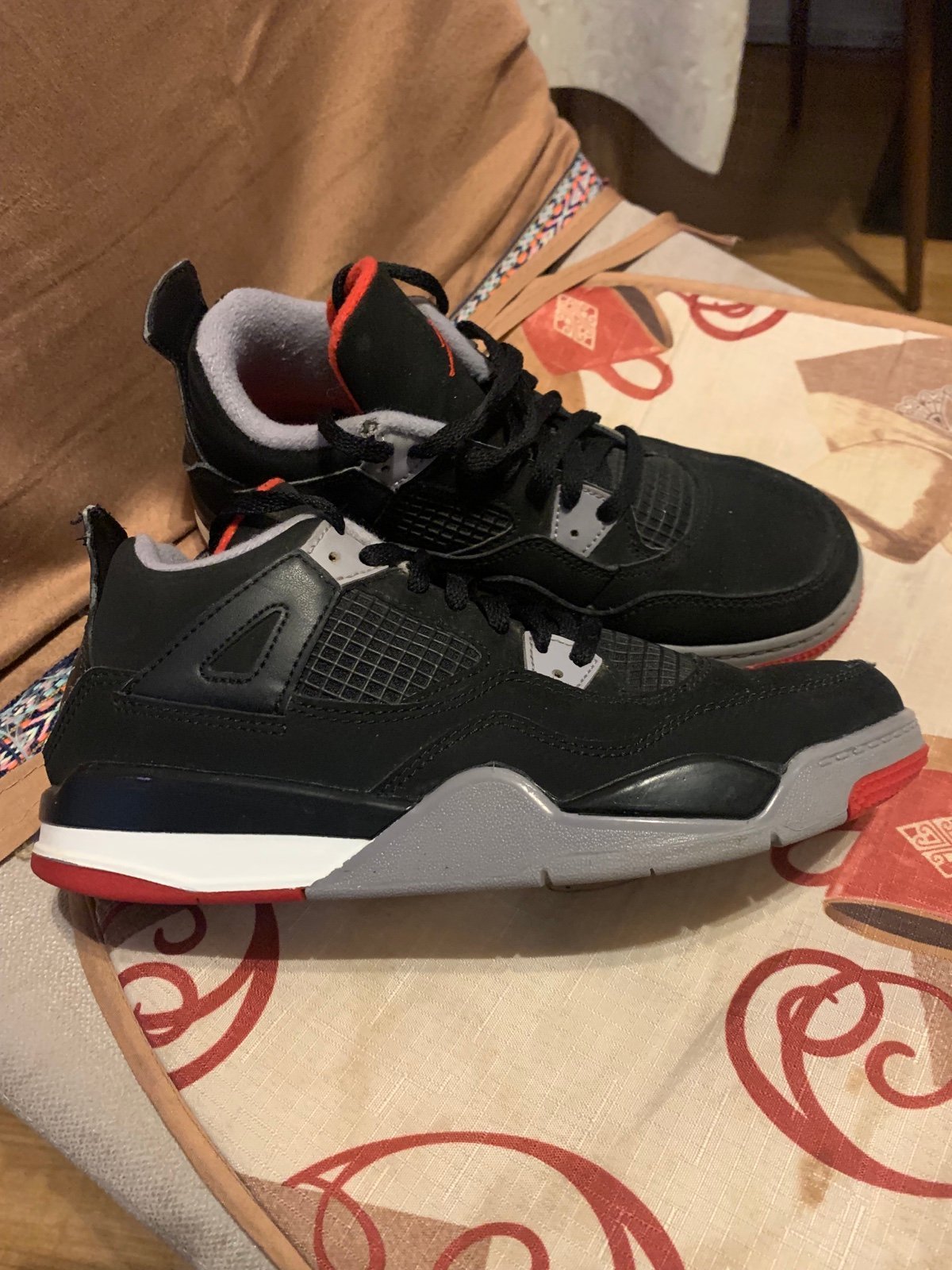 Nike Jordan 4 bred sz 3y used