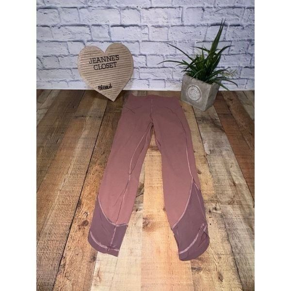 Lululemon Nulu Craft Mesh Leggings Size 6 Pre owned good condition - very light