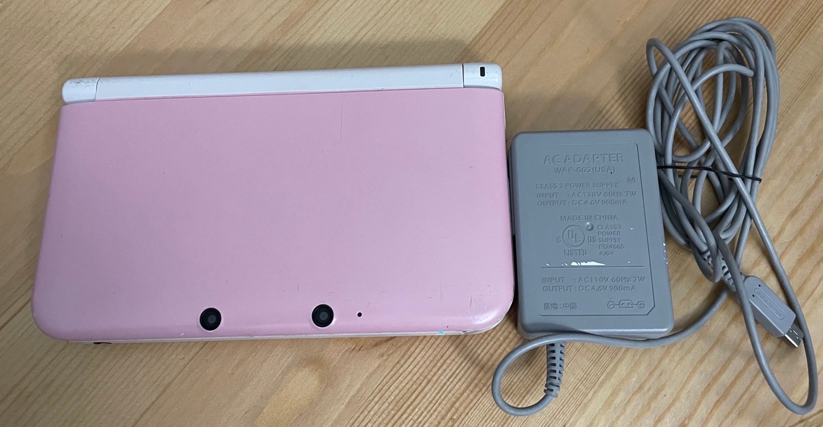 Nintendo 3ds XL Pink and White Console