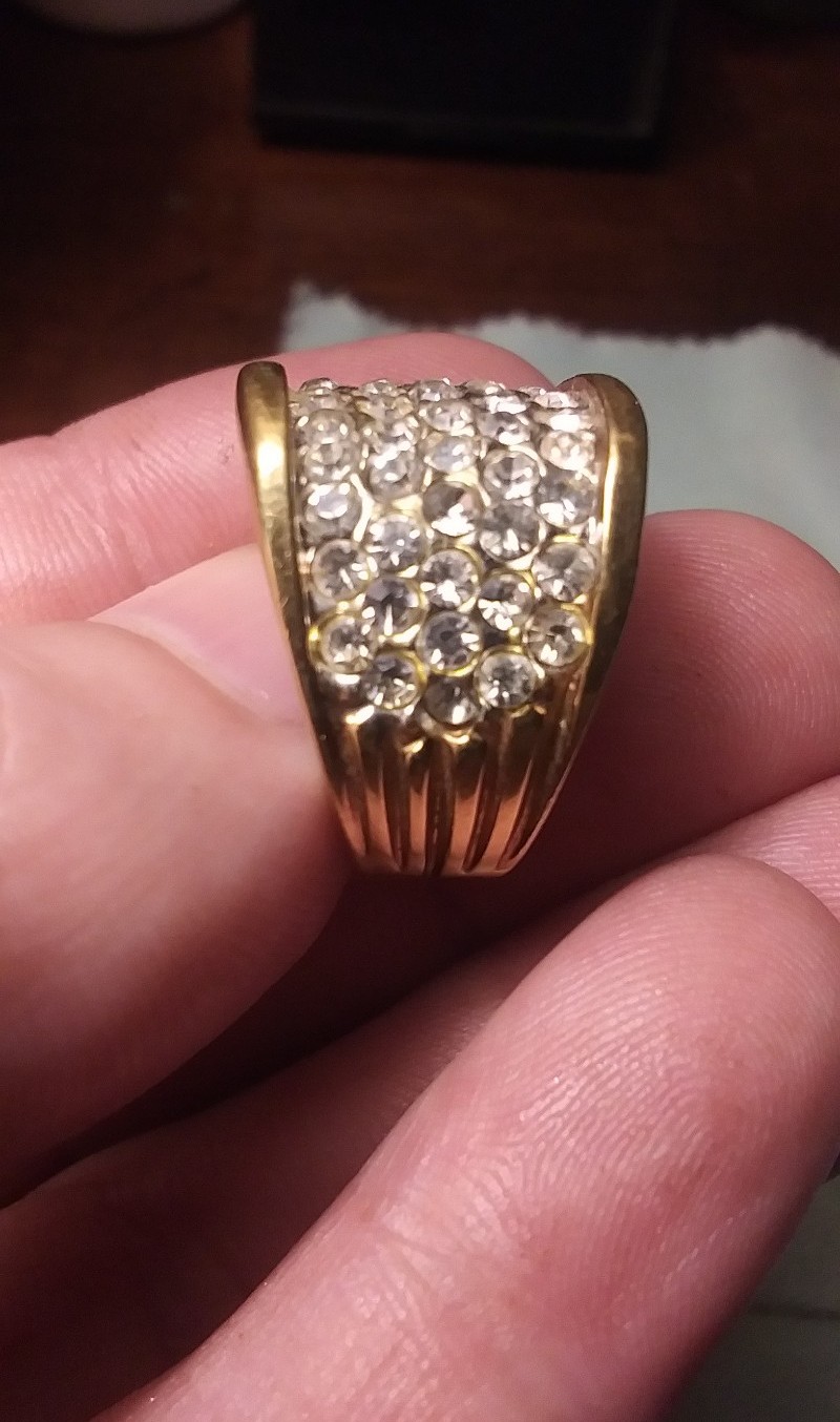 Ladies ring