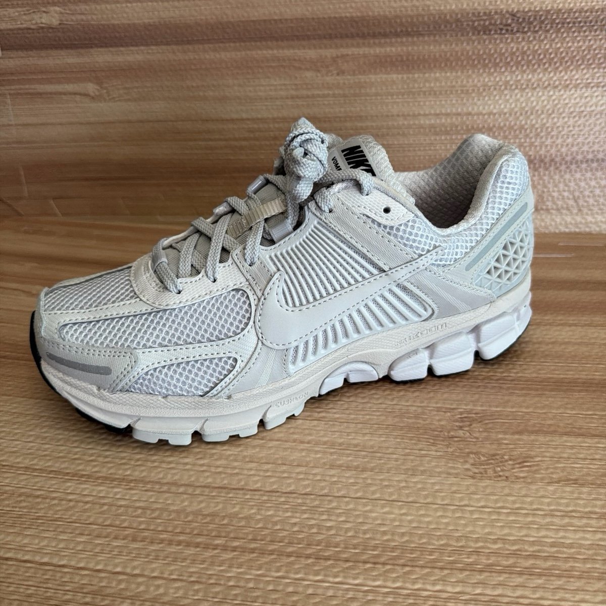 Nike Zoom Vomero 5Women's Shoes FQ7079-100 Size 7.5