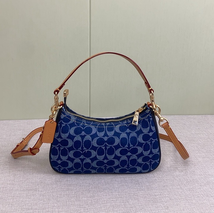 NWT Coach Teri Shoulder Bag In Signature Denim CAF82
