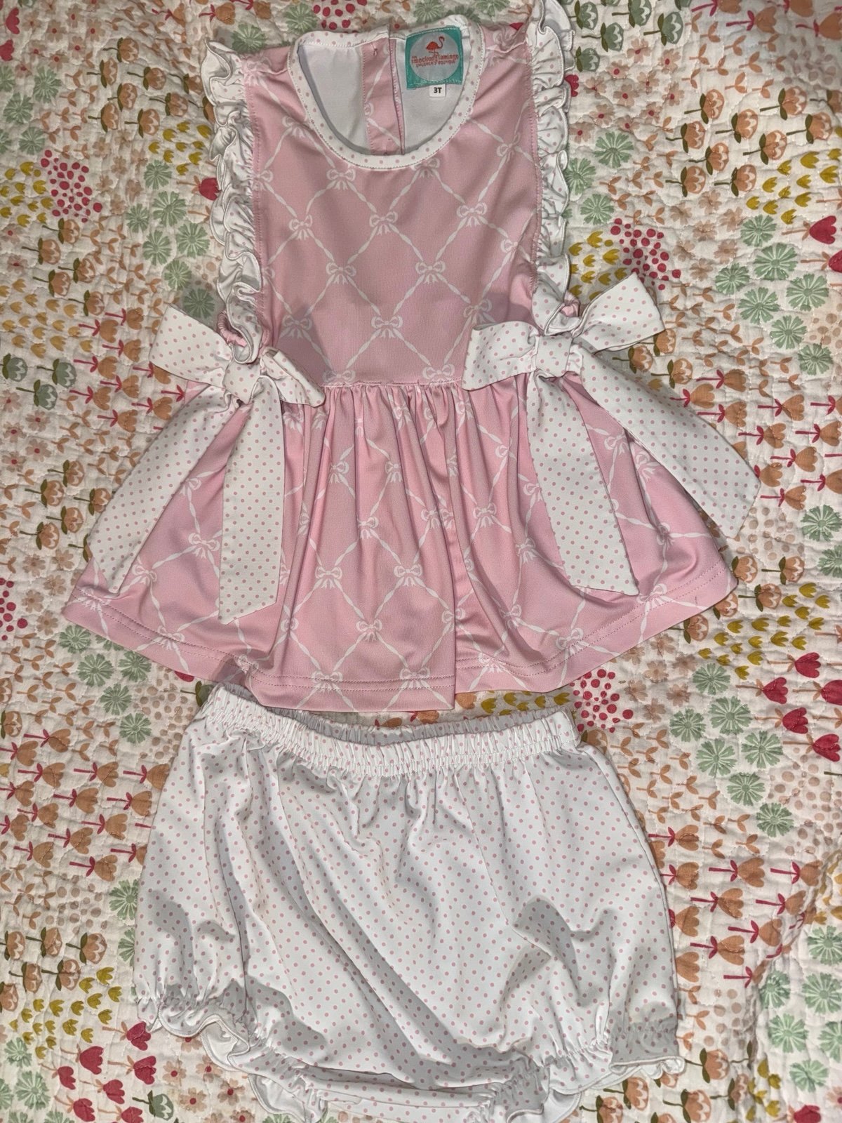 The Smocked Flamingo bow set