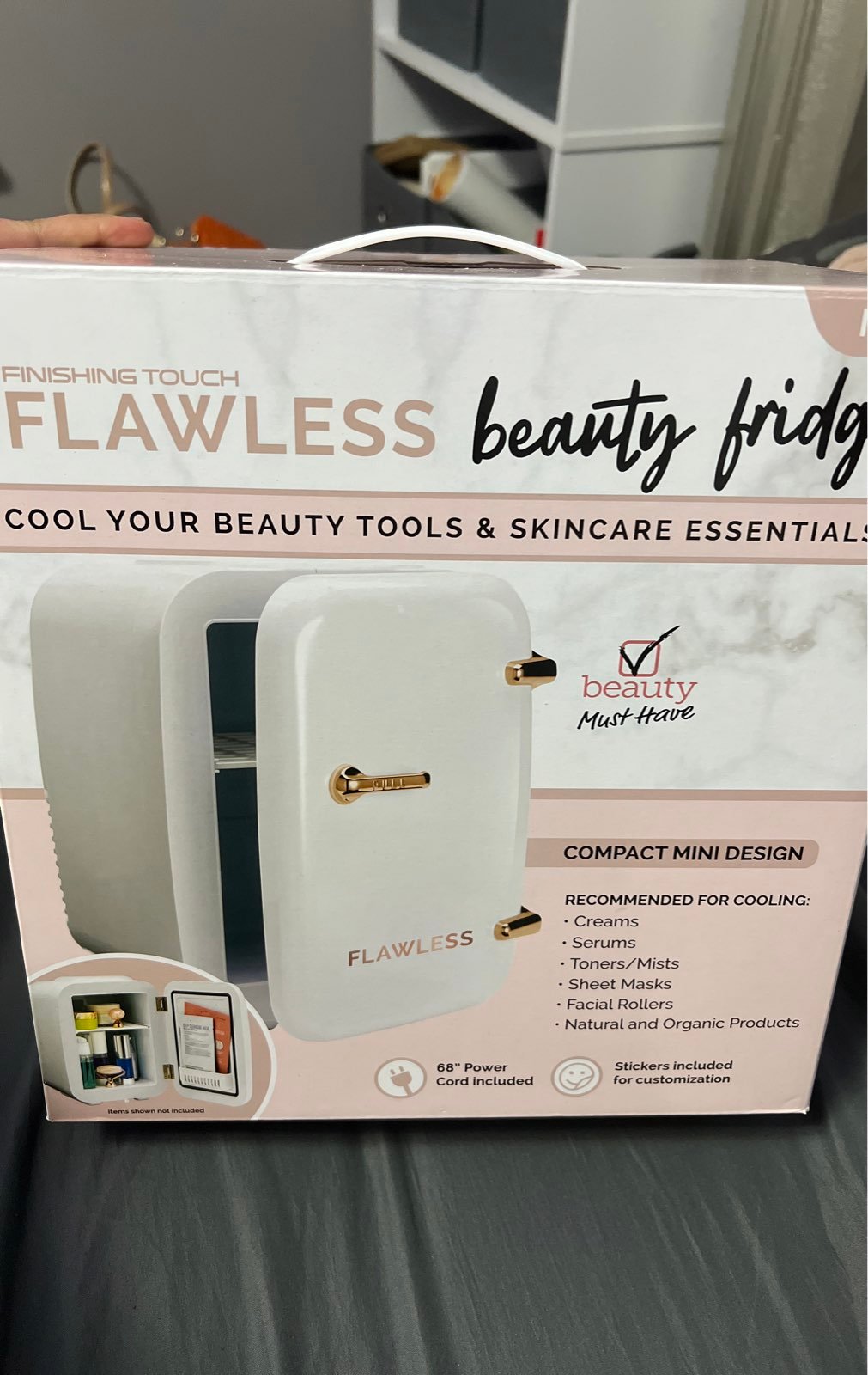 Beauty fridge by finishing touch, Flawless