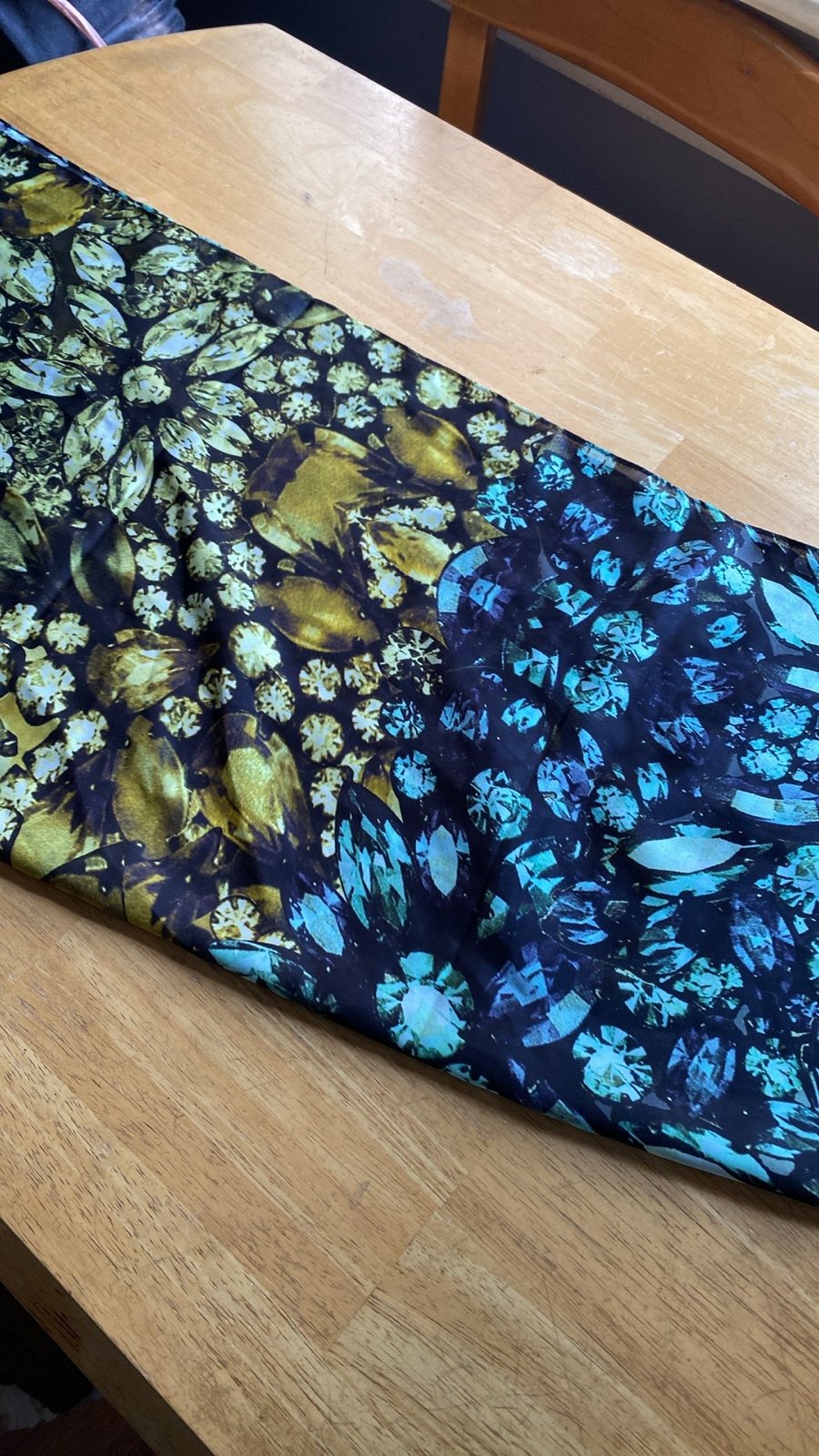 ECHO SILK SCARF BLACK, BLUE, GREEN Stones DESIGN EXCELLENT NEW 80x20”