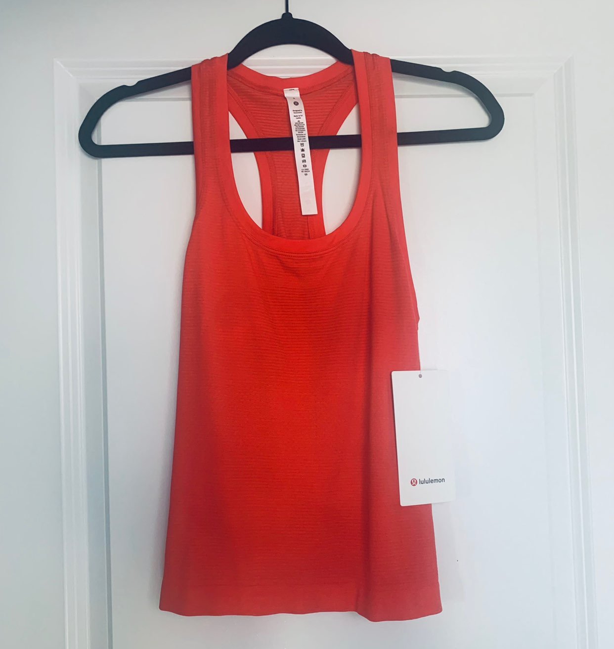 Lululemon SWIFTLY TECH RACERBACK TANK 2.0 Race length sz 6 - PINK PUNCH