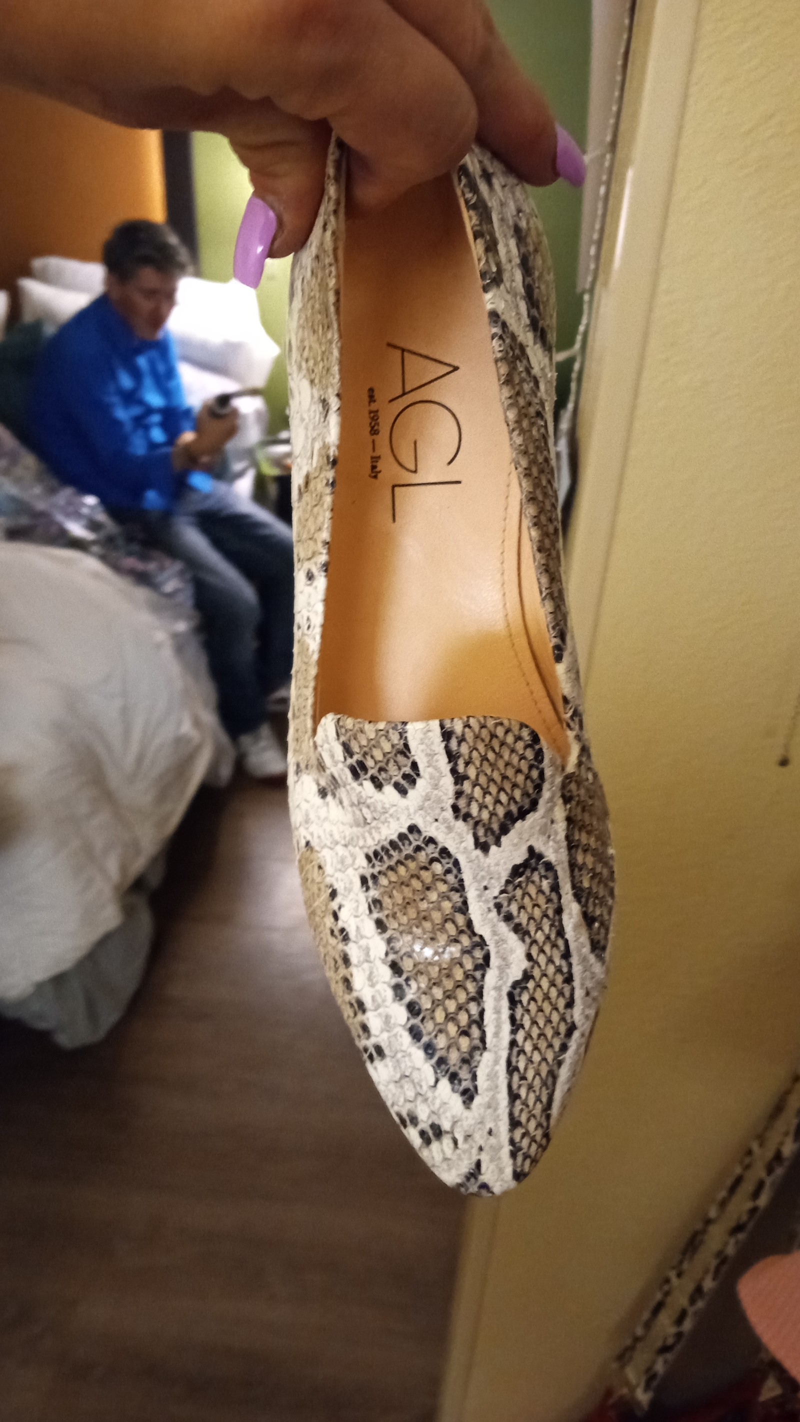 AGl loafers