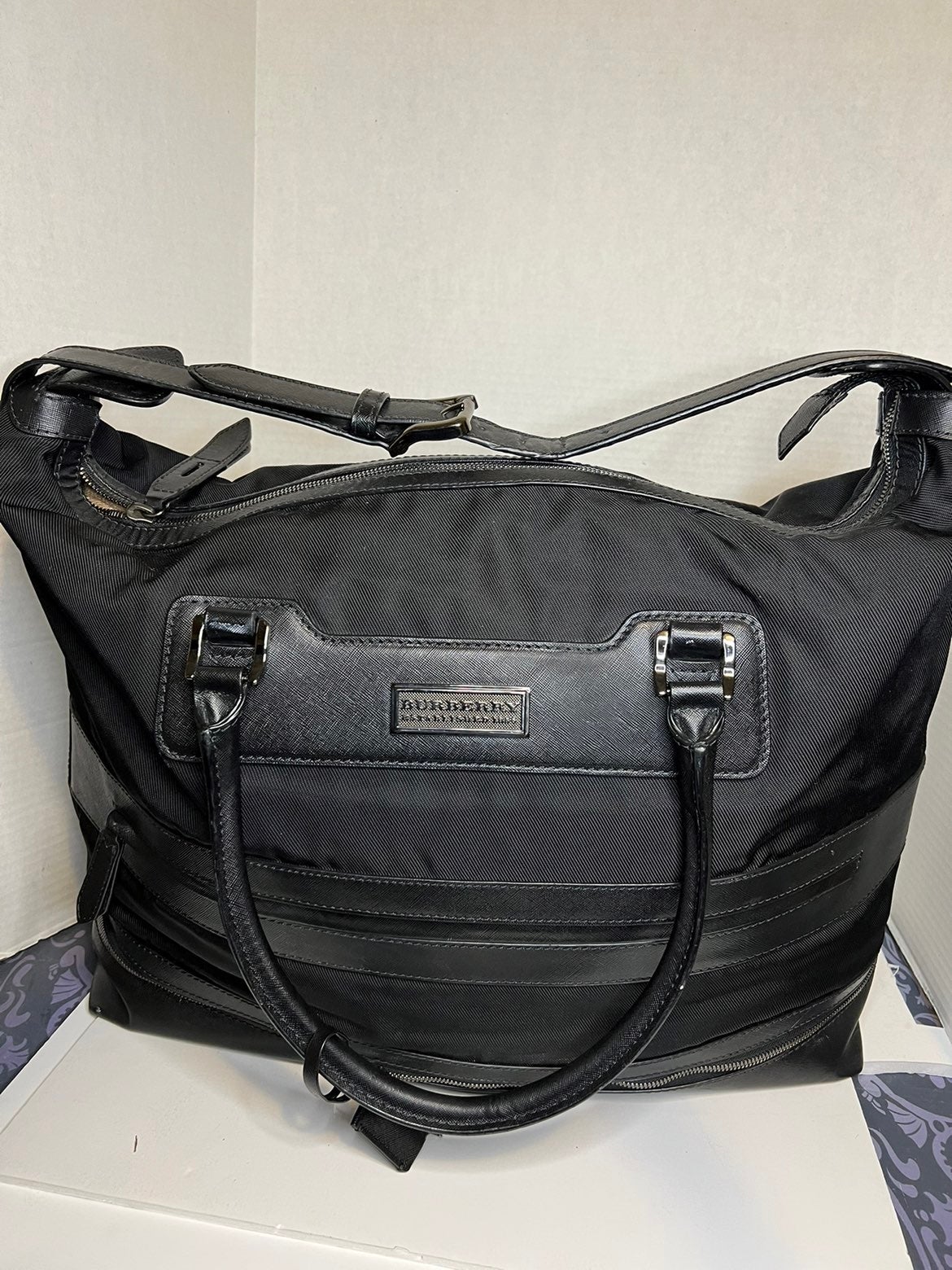Burberry leather aamy Nylon Carry luggage with zipper extention