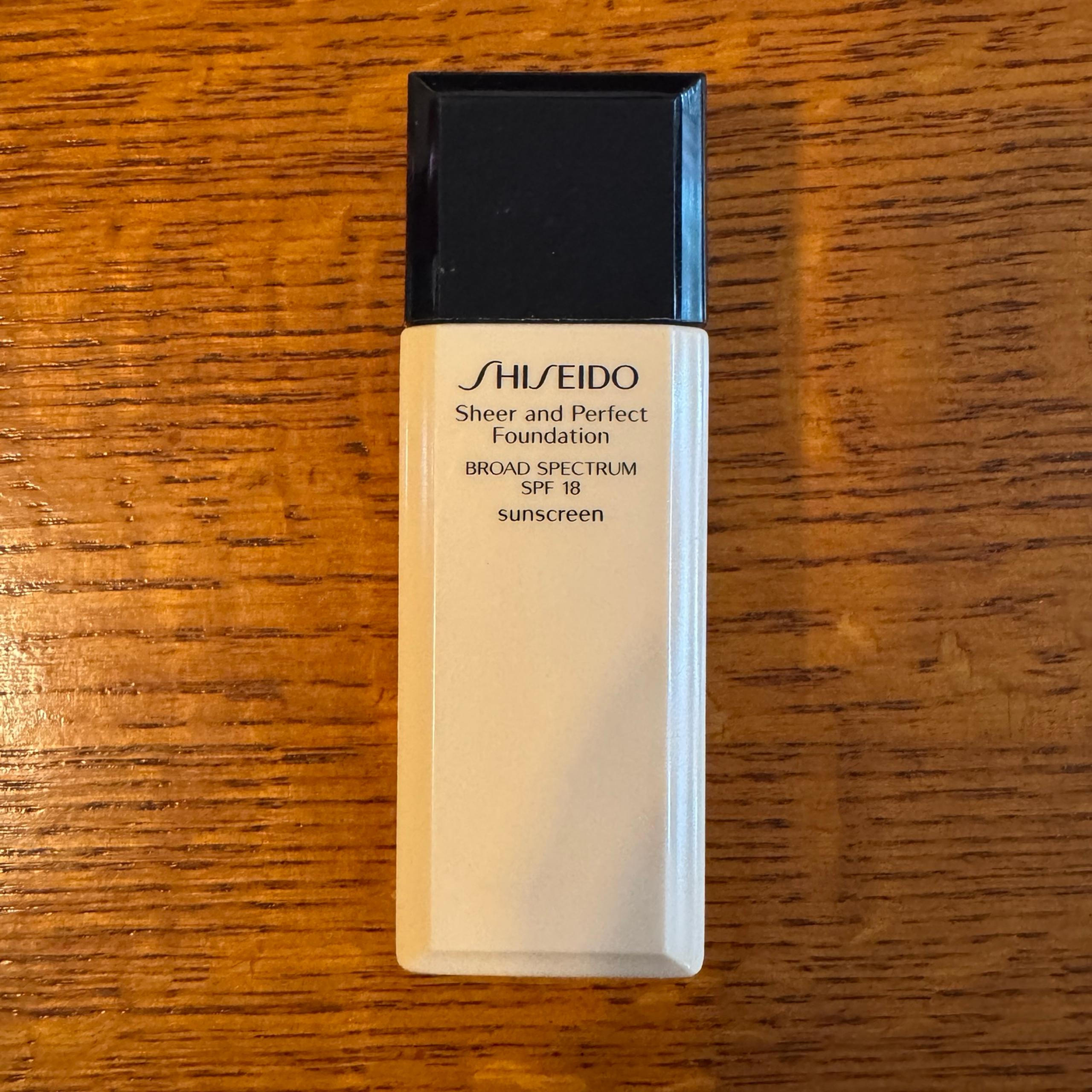 Shiseido Sheer & Perfect Foundation spf 18 B00 B 00 Very Light Beige w sunscreen