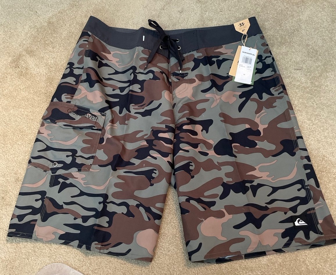Quicksilver men’s everyday 21 board shorts, swim trunks 35 X 21 Camo￼
