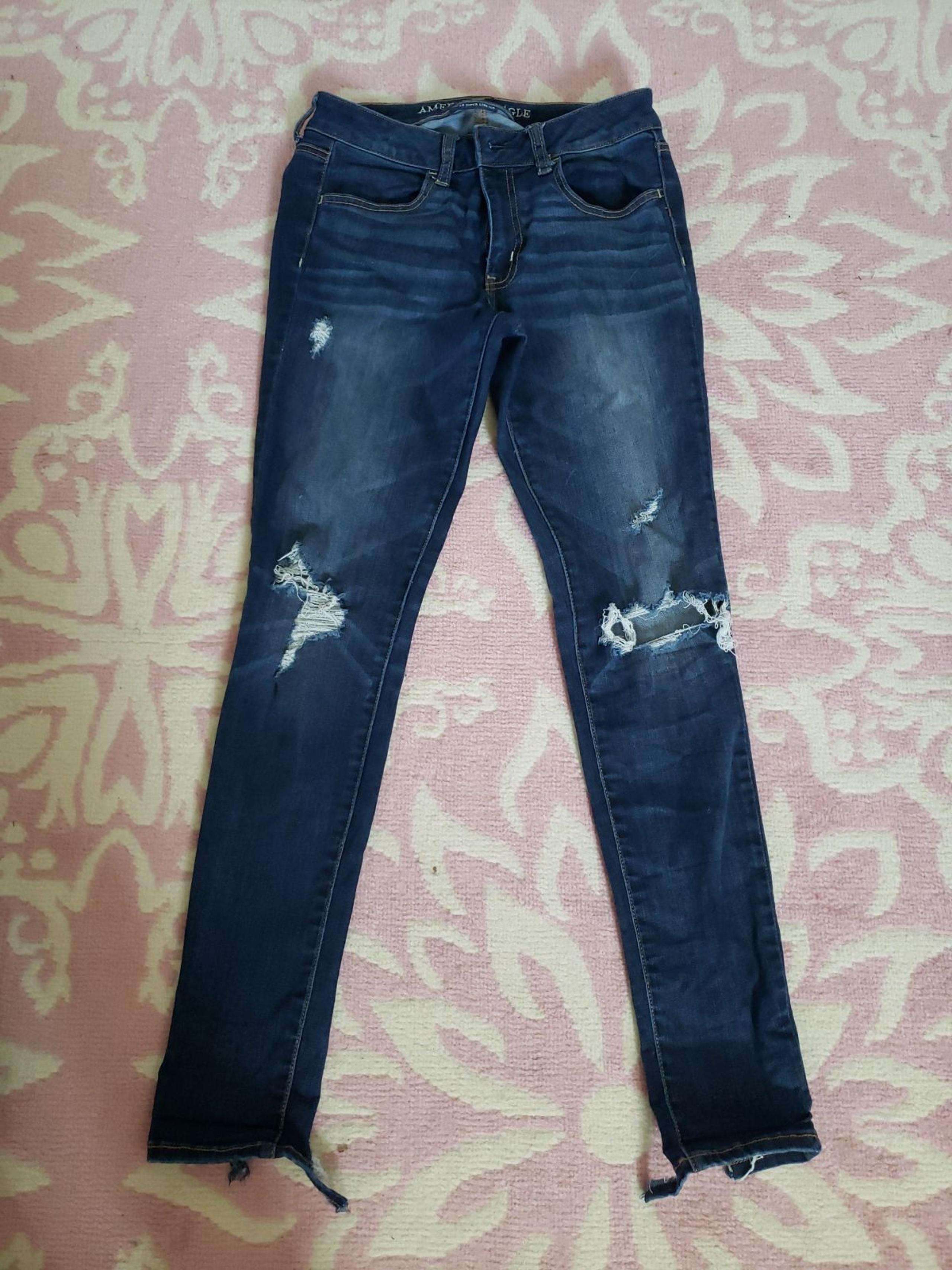 American Eagle jeans size 6 distressed ripped jeggins