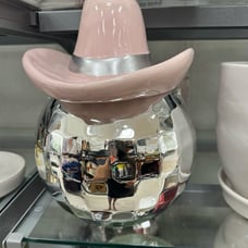 Disco w pink hat