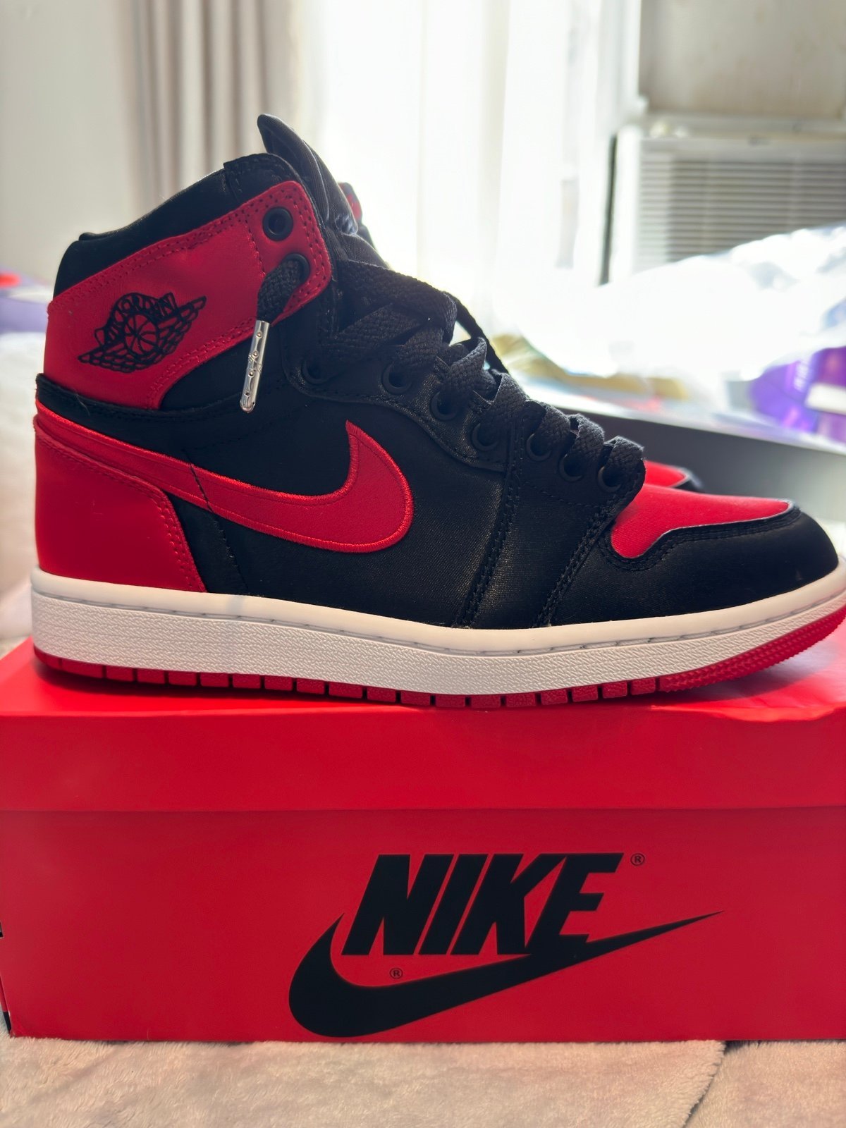 Jordan 1 high Womens Satin Bred Size 7.5 New