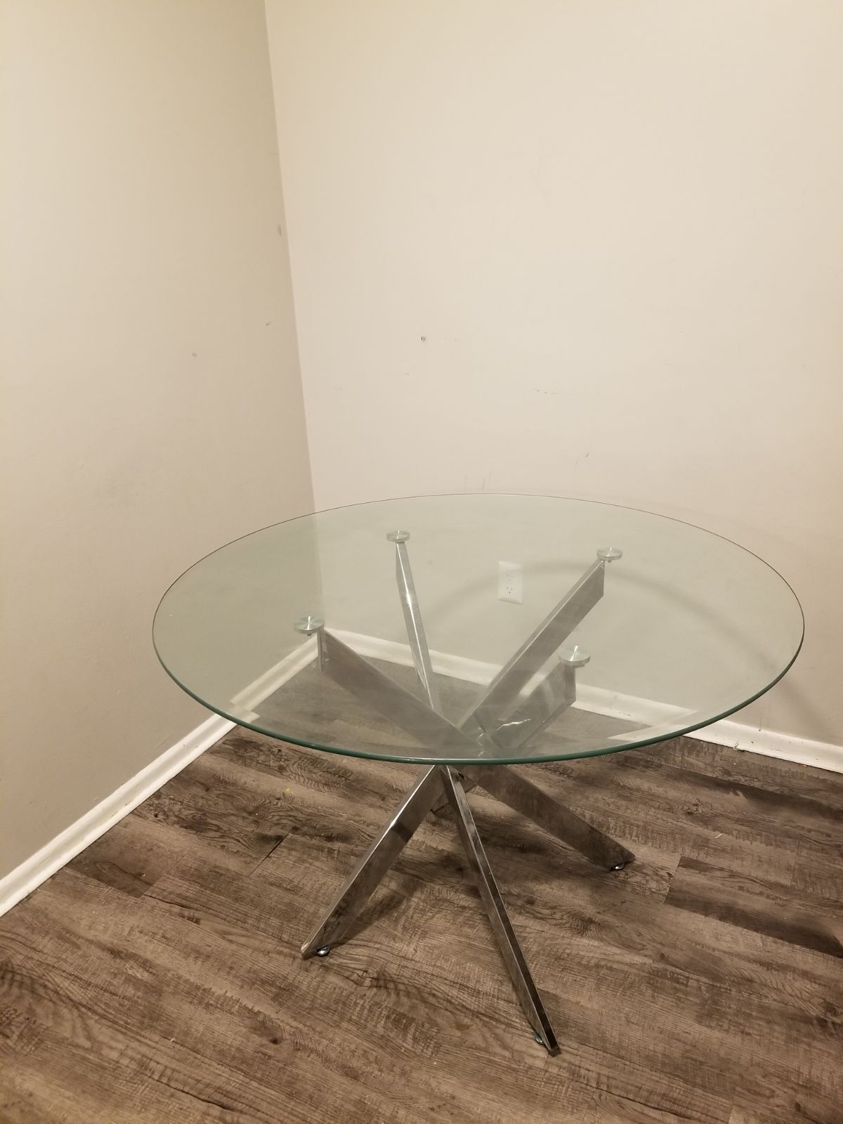 Luxury dining table