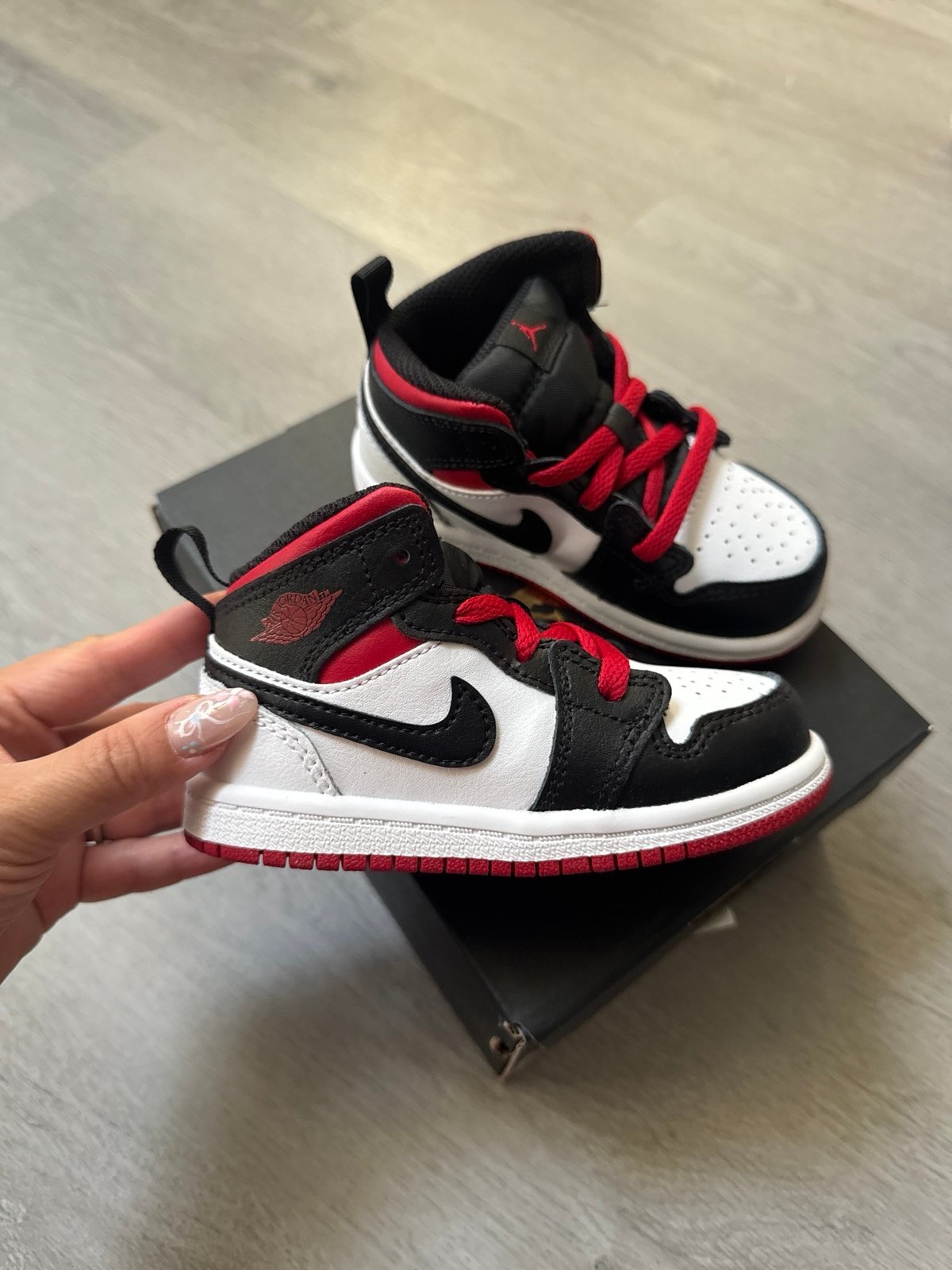 Nike Jordan Mid 1 Air Baby Toddler Sneakers Gym Red White Black Sz 7 Shoes