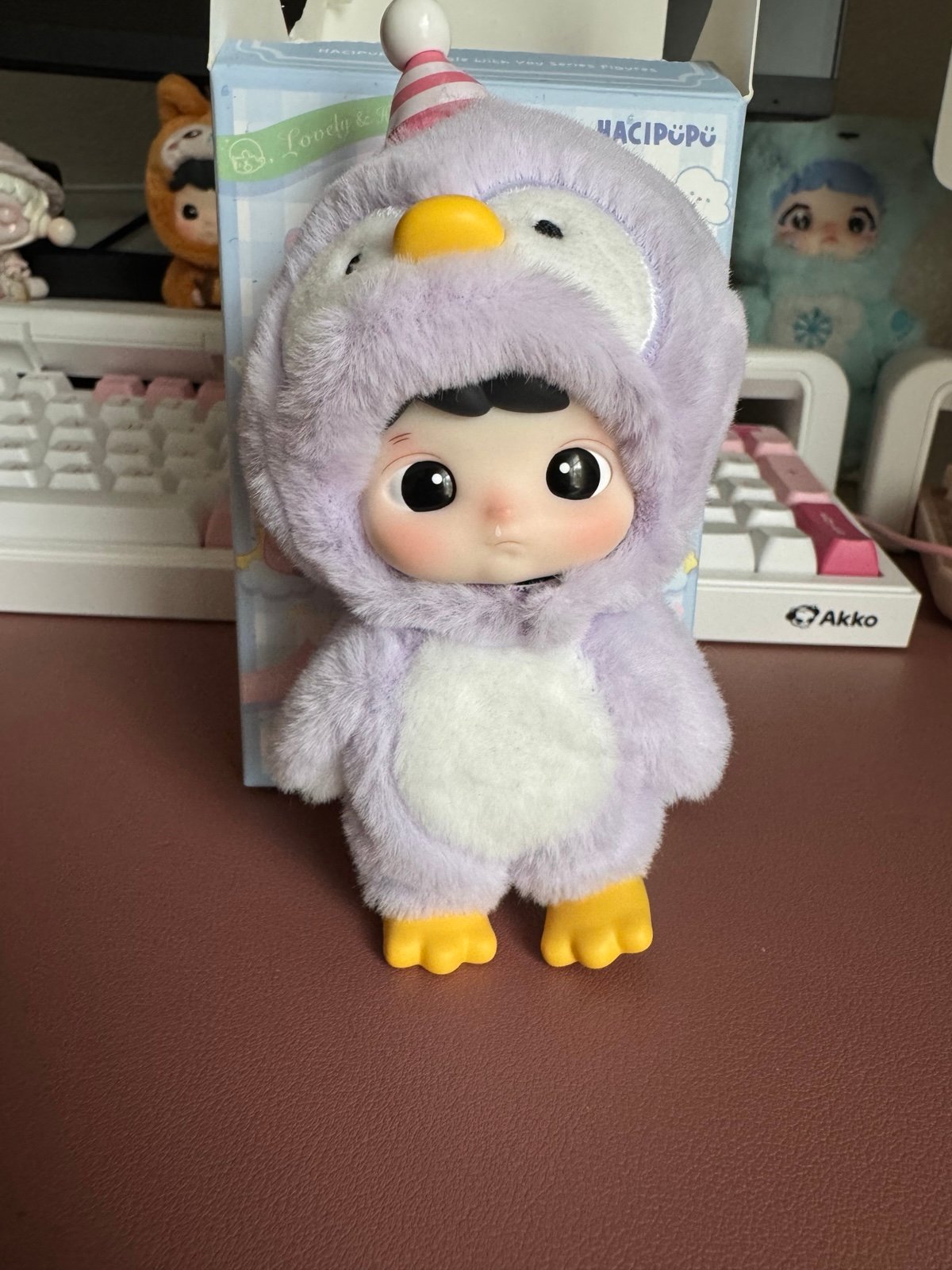 SEALED Hacipupu Snuggle With You Secret-A Kiss Penguin