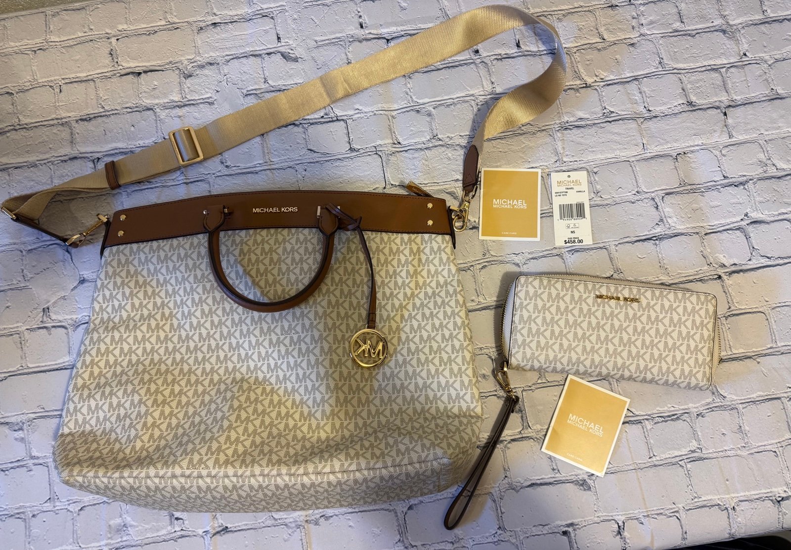 Michael Kors Jet Set Travel Tote and matching wallet/ wristlet