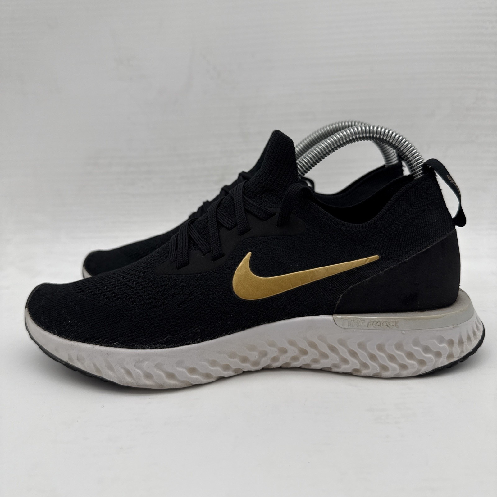 Nike Epic React Flyknit Womens US Size 8.5 Black White Athletic Shoes Sneakers