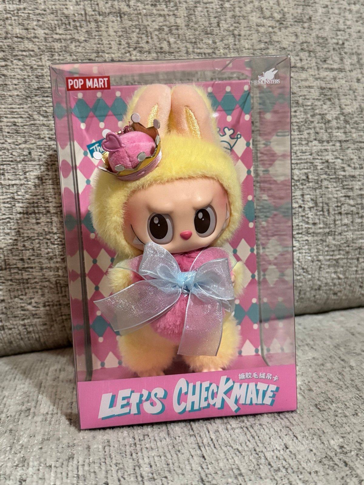 THE MONSTERS Let's Checkmate Plush Queen Pendant POP MART Labubu
