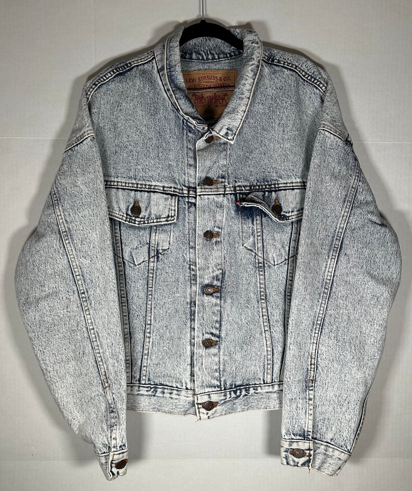 Vtg 90s Levis Denim Trucker Jean Jacket Mens 70598-4822 Light Wash Distressed L