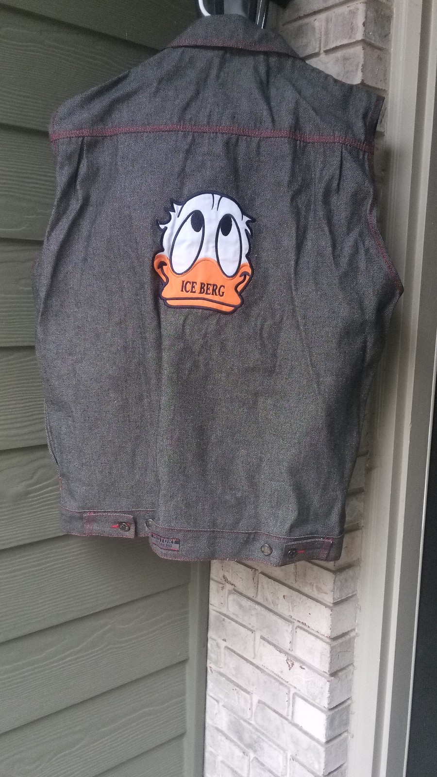 ICEBERG DENIM SHORT PANTS AND VEST JACKET SET. ( NEW WITHOUT TAG)