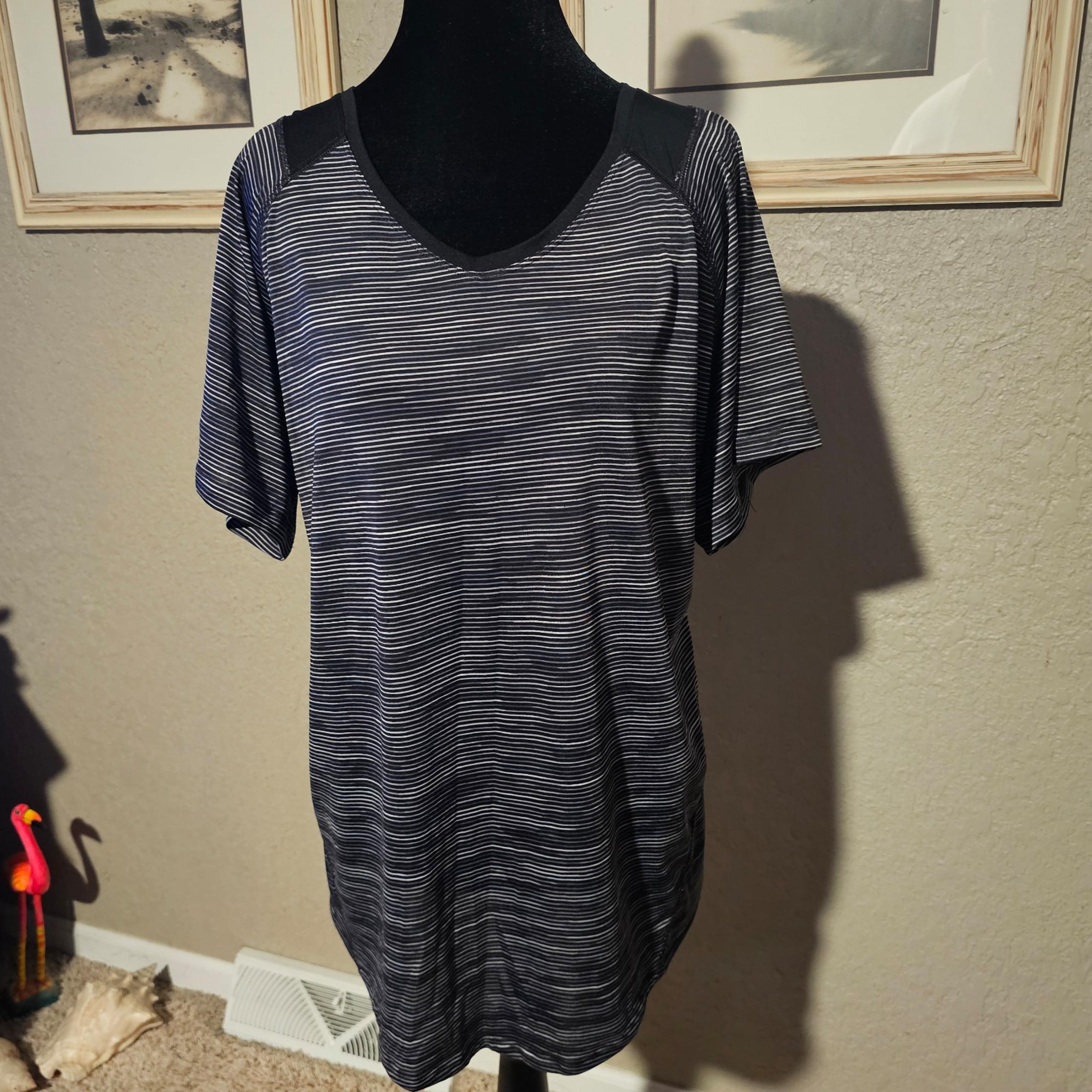 athletic v-neck shirt size 1X - Tek Gear