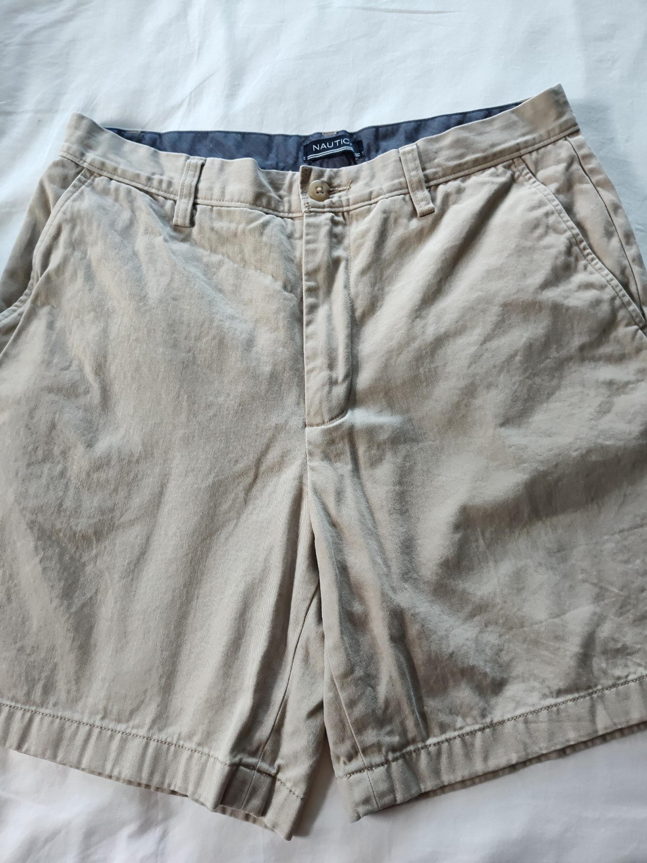 NAUTICA "The Deck Short" Men's Khaki Shorts. Size 32W. Button/Zip Closure.