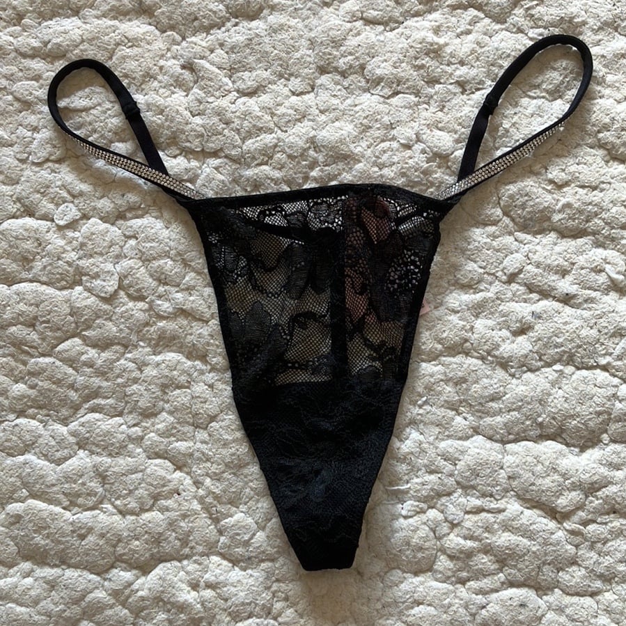 Victoria’s Secret Very Sexy thong rhinestone string back NWT