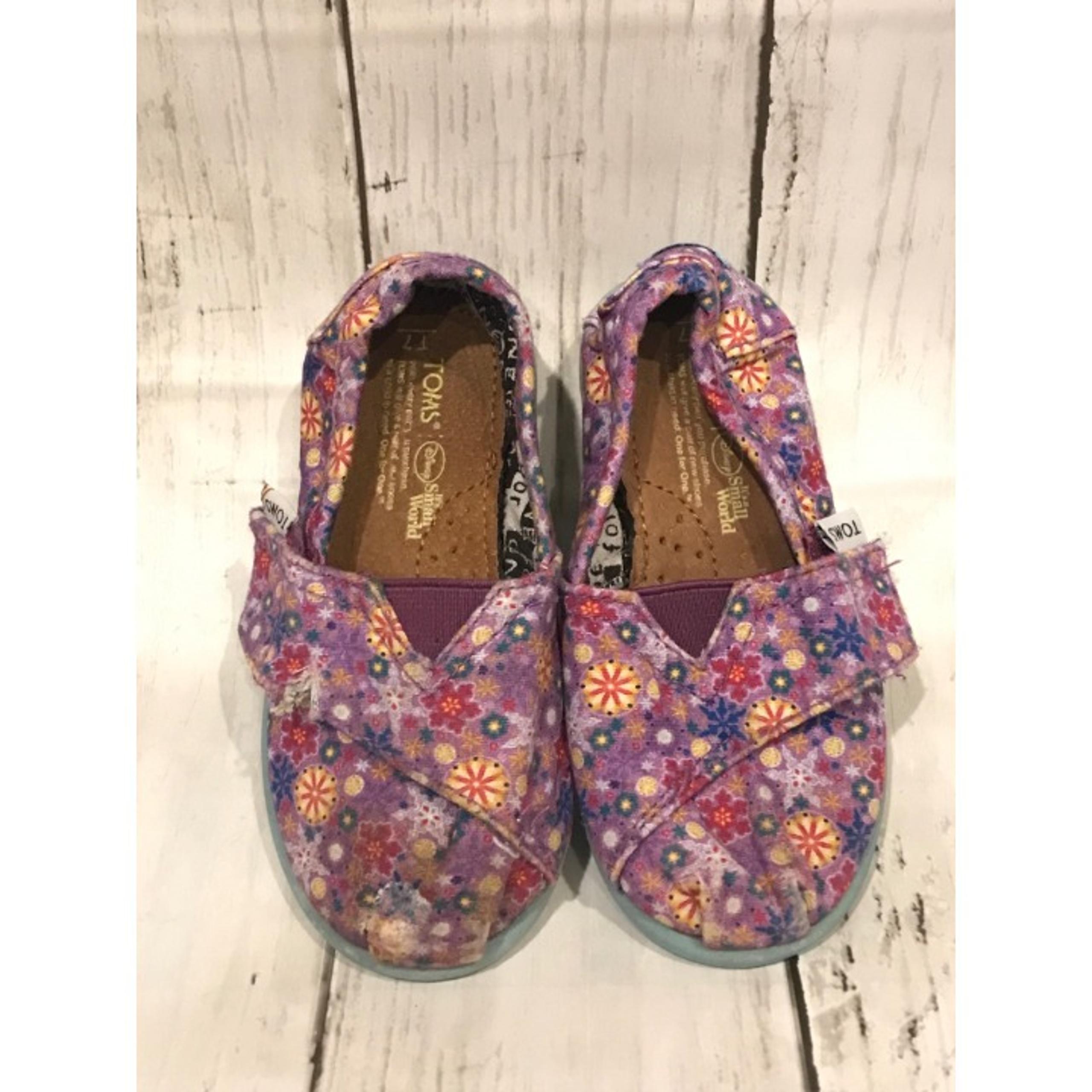 TOMS Disney It's A Small World Shoes Toddler 7 PLAY Condition
