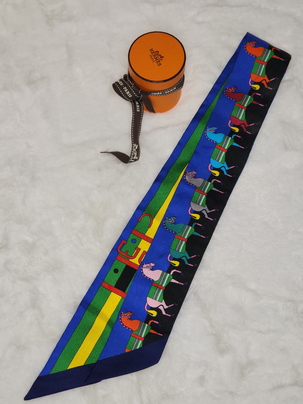 HermèsTwilly 86 silk neckerchief
