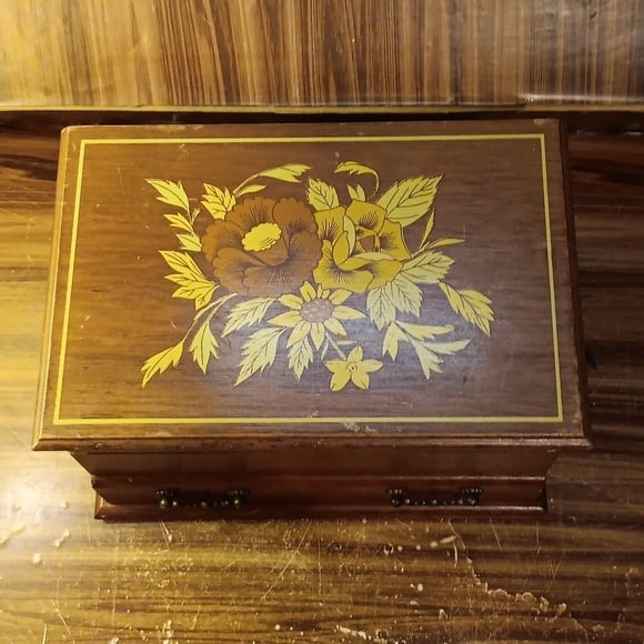 Vintage 1960s wooden floral jewelry box