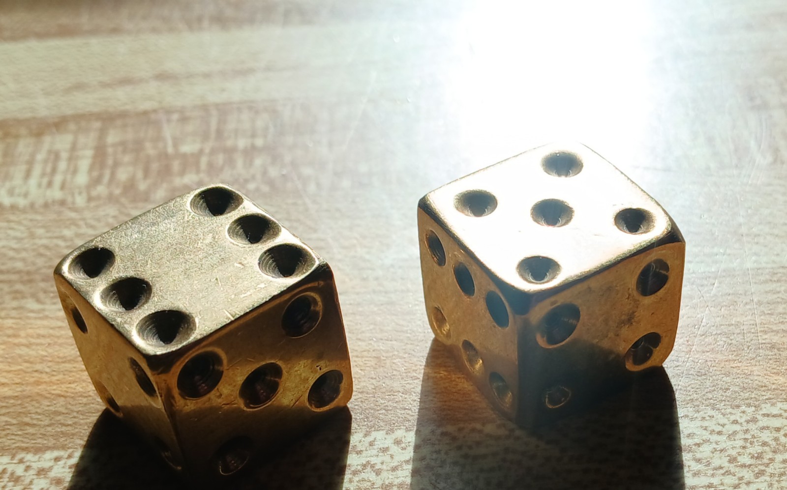 Large Bass 1940s dice☆