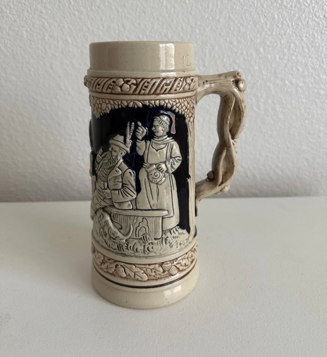 Vintage German Beer Stein Without Pewter Lid Ivory /Navy 1L