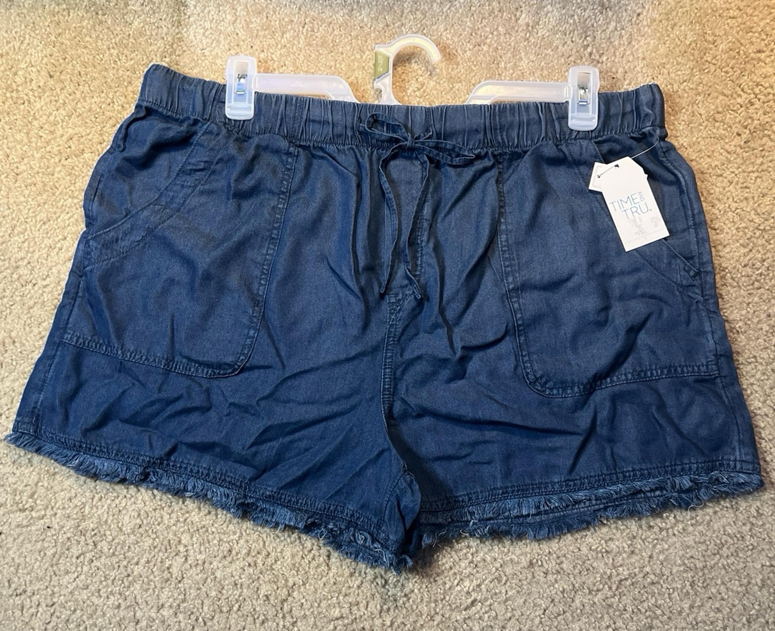 Women’s pull on jean shorts Time and Tru | Color: Blue | Size: XL (16-18)