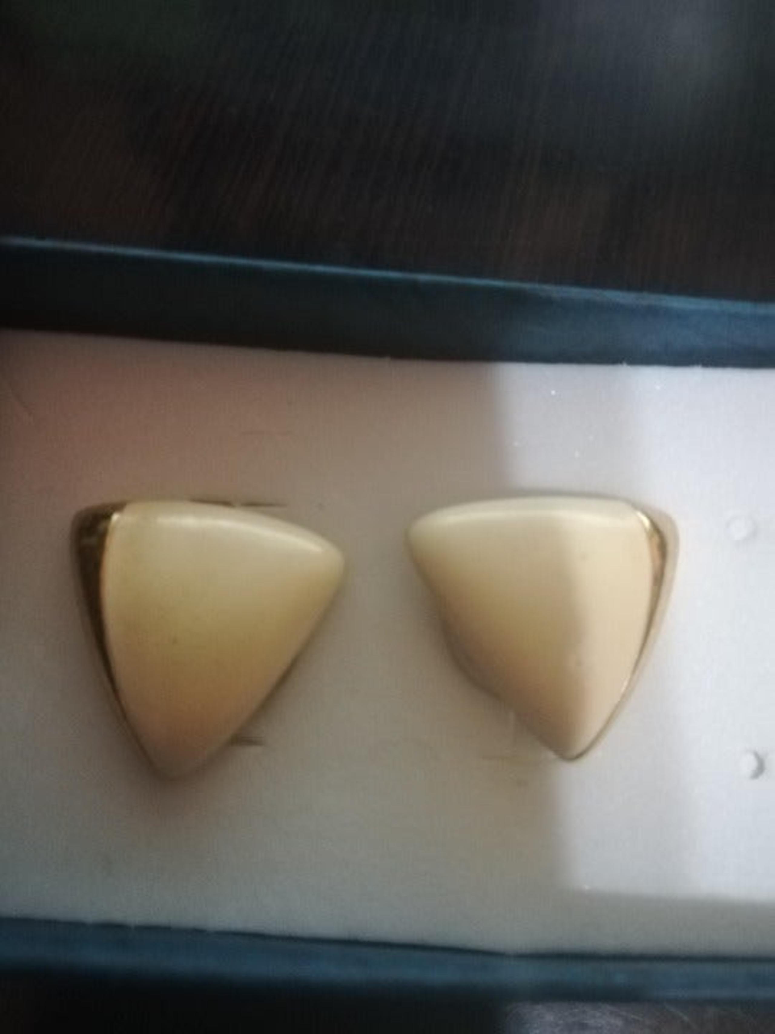 Vintage Tooth Shaped Gold Tone Earrings