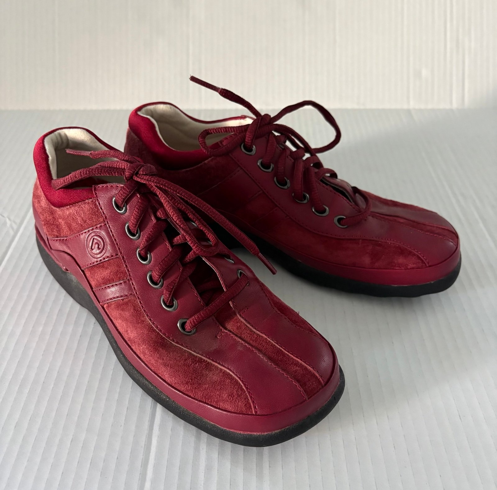 Rockport burgundy lace up sneakers leather suede womens 6M walking lightweight