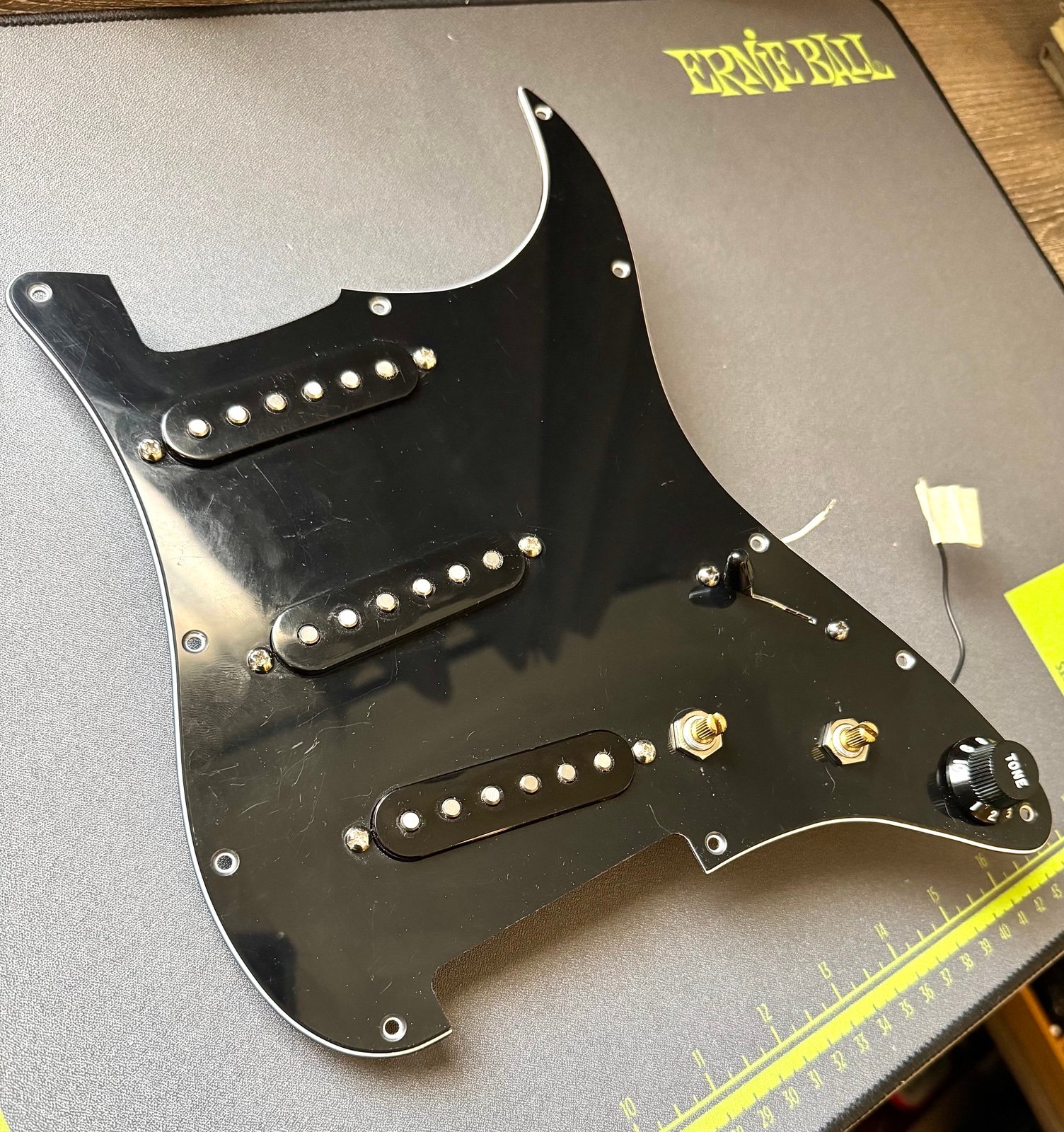 MIM 2021 Fender Player Stratocaster loaded pickguard