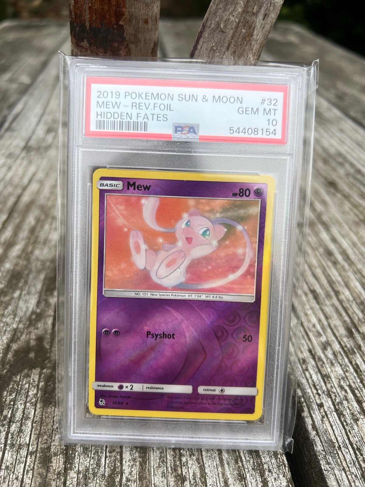 2019 Mew hidden fates 32/68 PSA 10
