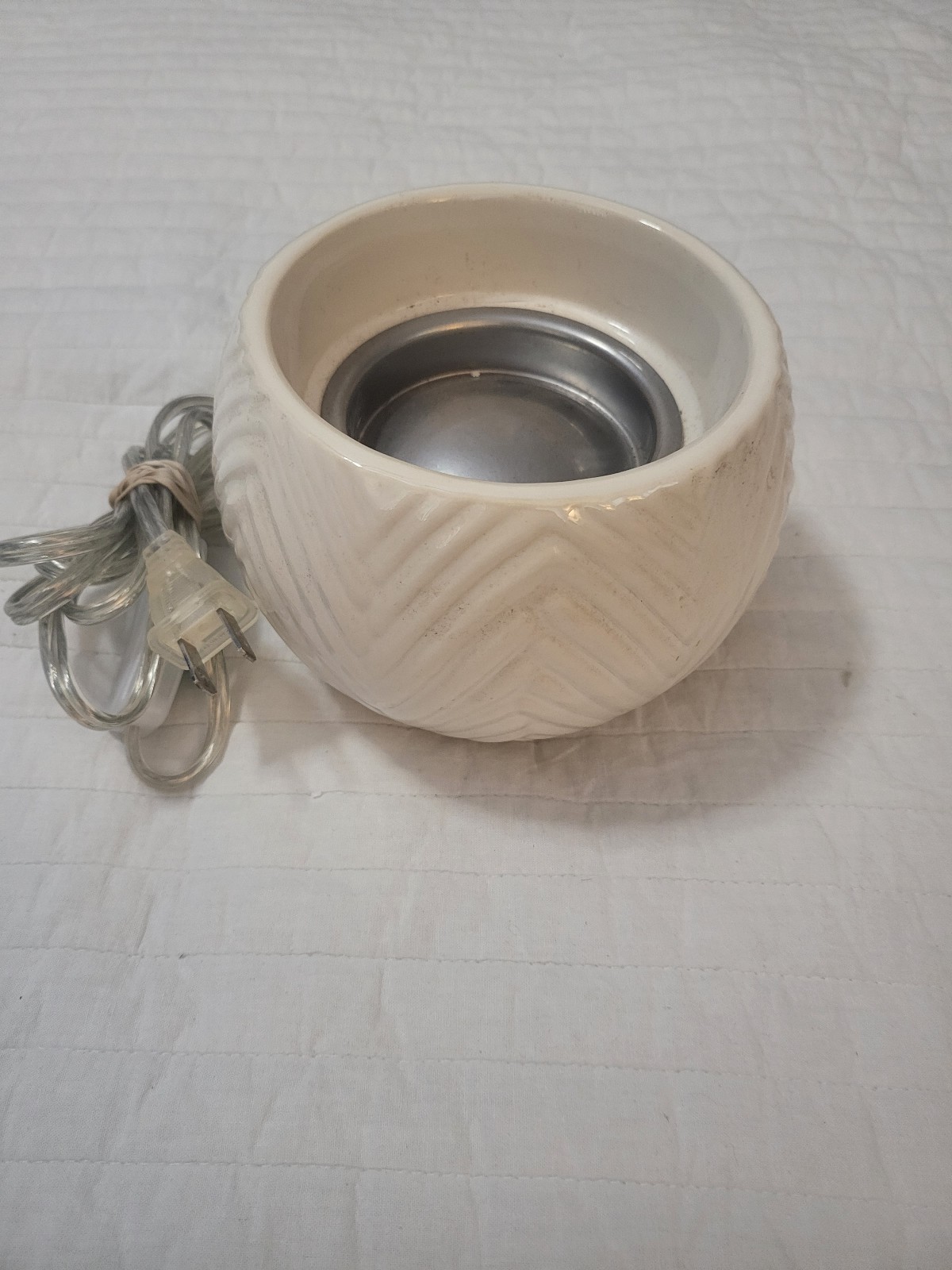 NEW YANKEE CANDLE Wax Tart Electric Warmer Ivory Chevrons Farmhouse SPW-13