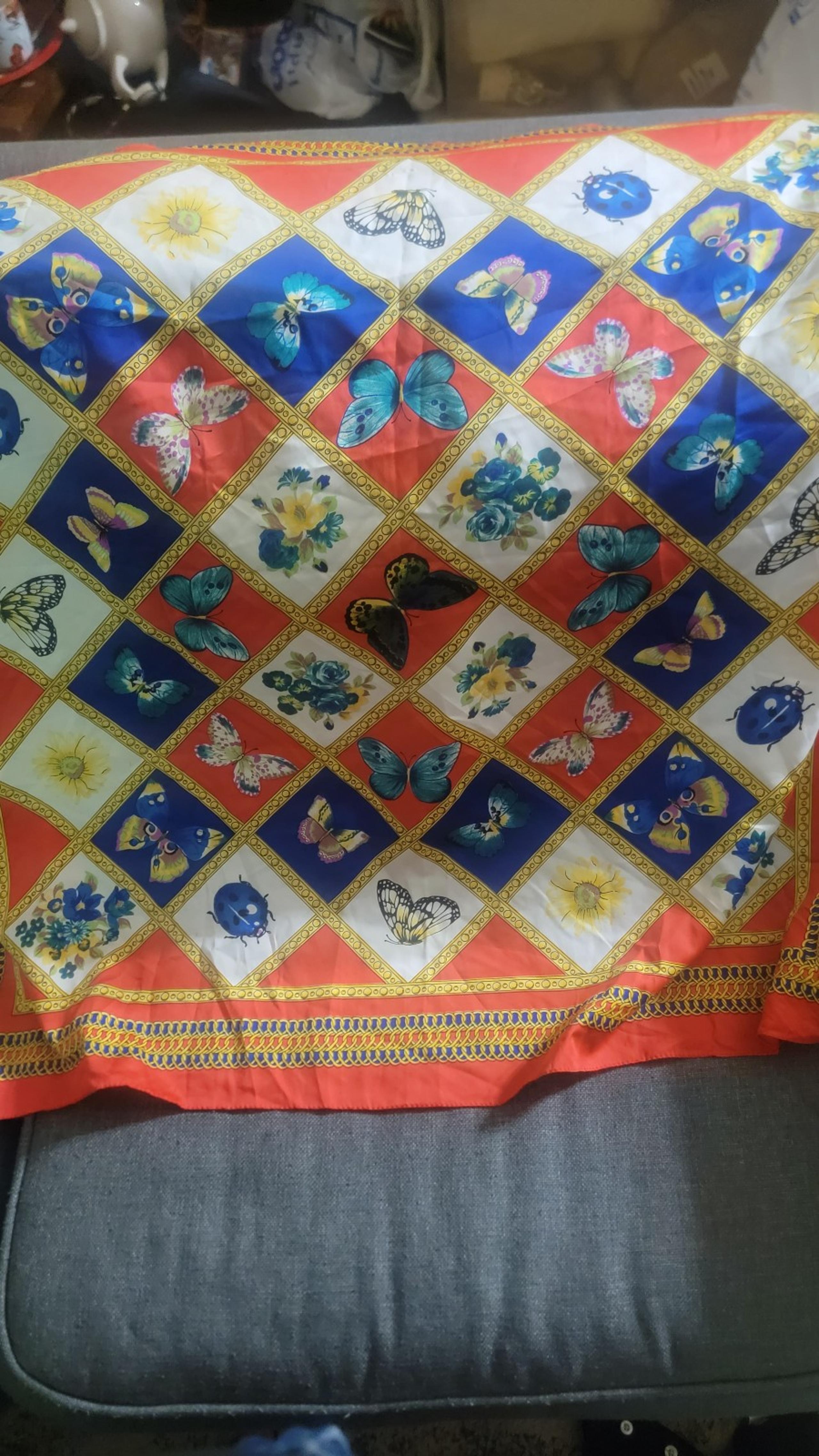 VINTAGE Italy Butterfly & Flowers Sophisticated scarves