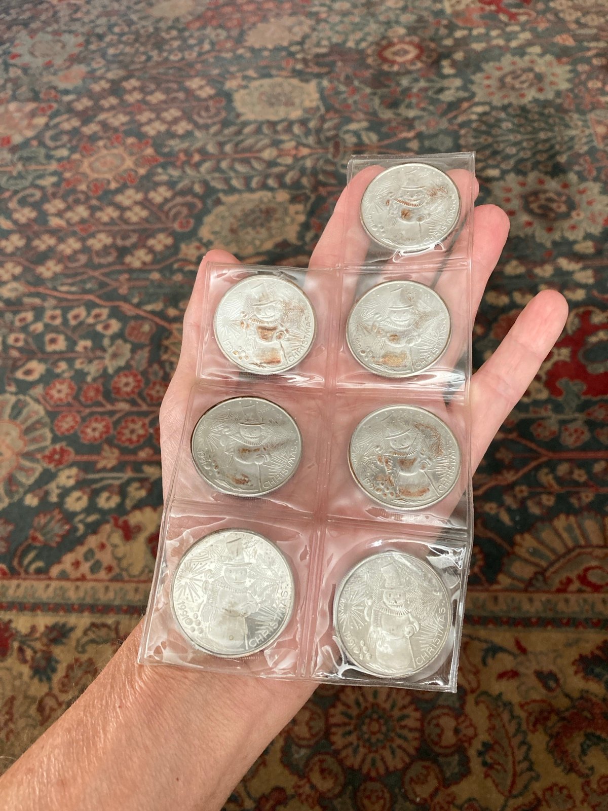 1991 Christmas 999 fine 1 ounce silver coin NOS your buying 1 only.