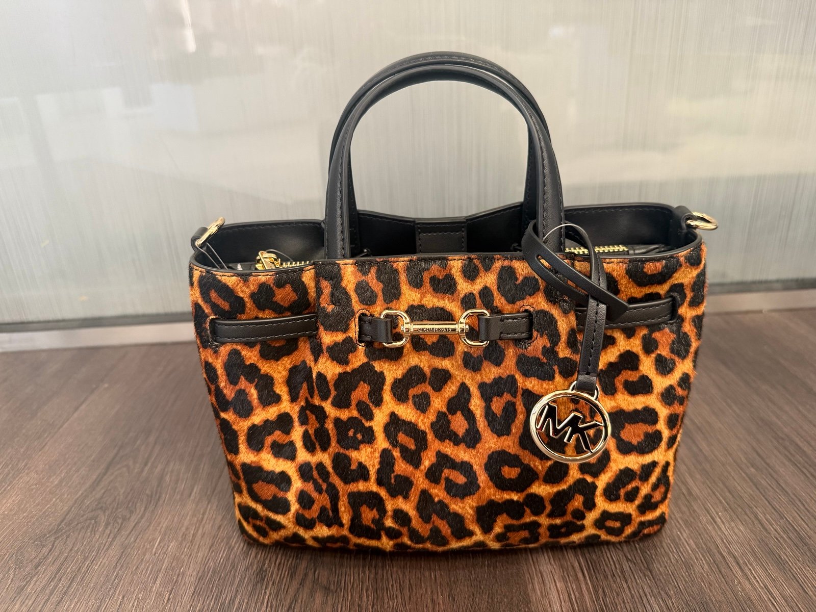 MICHAEL KORS
CARSON
35F5G2ZS5H BUTTERSCOTCH
SM CZ SATCHEL
LEATHER