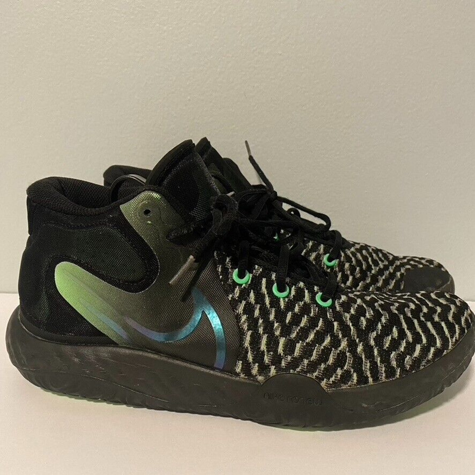 Nike KD Trey 5 VIII Men's Black Illusion Green Size 11 Shoes/Sneakers CK2090-004