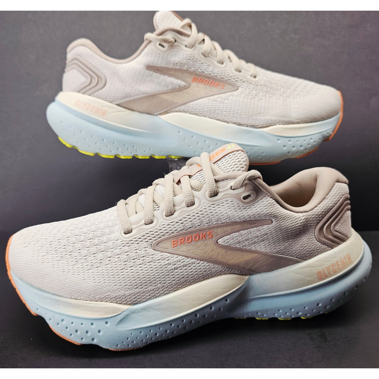 Brooks Women 8 Comfy footwear