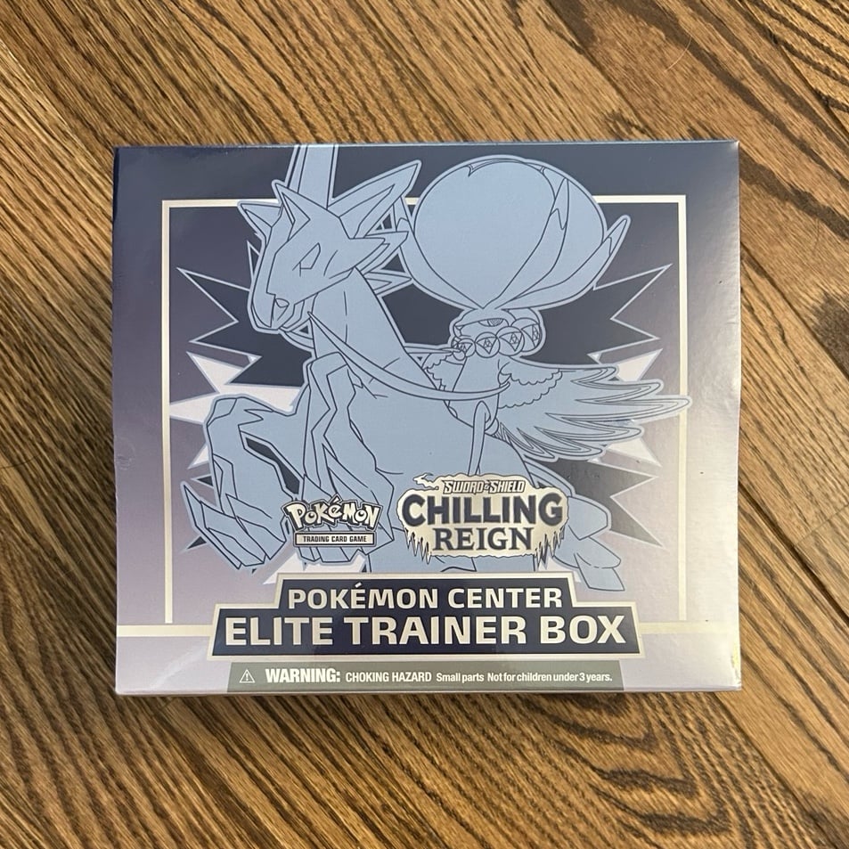 Pokemon Chilling Reign Center Elite Trainer Box Sealed