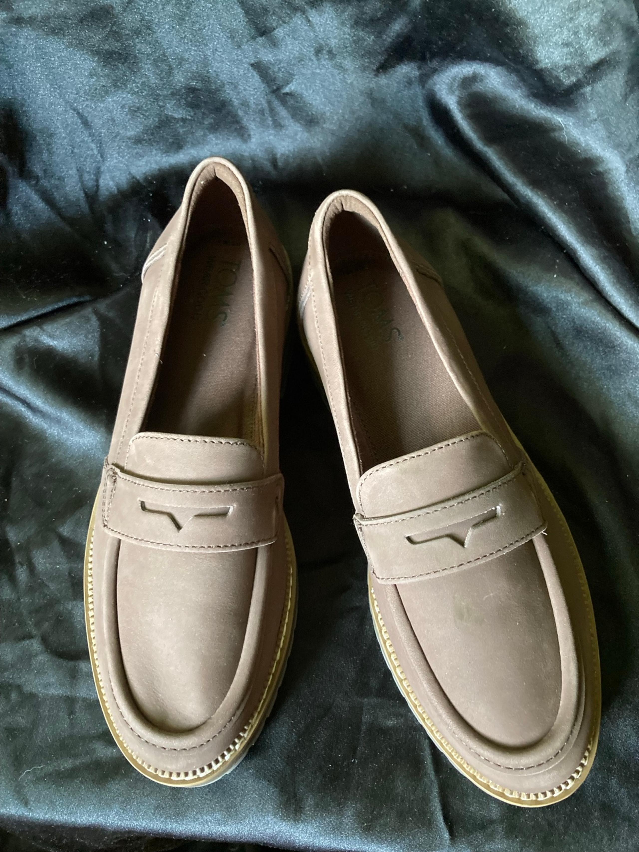 “Cara” Women’s Loafer US-7 (Dark Brown Leather) - TOMS